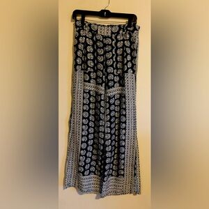 Wide leg pants in bandana print!